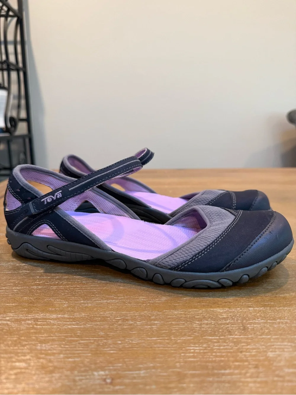 Teva Women’s Pasas Mary Jane Shoe Black Purple Footbed Size 10